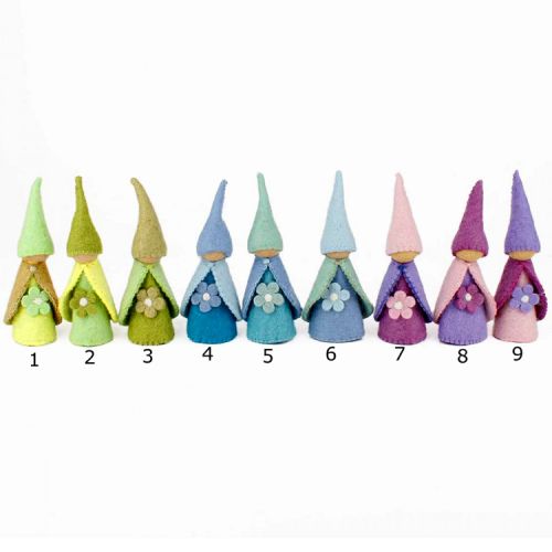 Vilten Regenboogpoppetjes met Bloem in Pasteltinten - 15cm